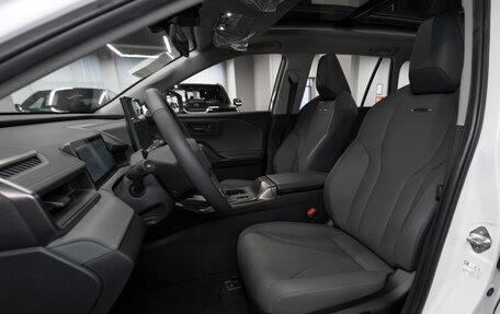 Toyota RAV4, 2025 год, 4 135 000 рублей, 9 фотография