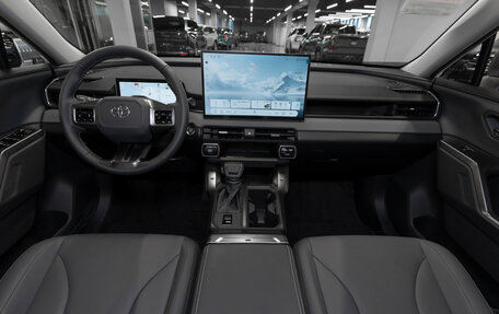 Toyota RAV4, 2025 год, 4 135 000 рублей, 8 фотография