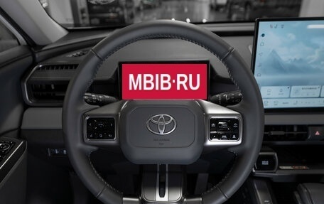 Toyota RAV4, 2025 год, 4 135 000 рублей, 11 фотография