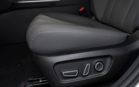 Toyota RAV4, 2025 год, 4 135 000 рублей, 22 фотография