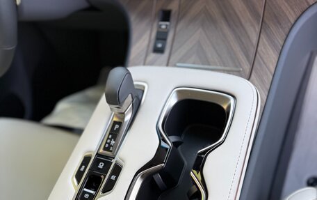 Lexus LM, 2025 год, 21 000 000 рублей, 14 фотография