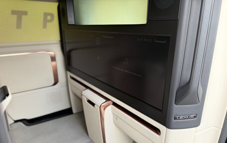 Lexus LM, 2025 год, 21 000 000 рублей, 18 фотография