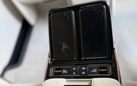 Lexus LM, 2025 год, 21 000 000 рублей, 19 фотография