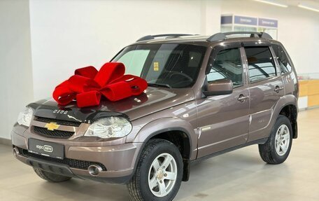 Chevrolet Niva I рестайлинг, 2017 год, 748 000 рублей, 4 фотография