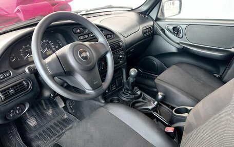 Chevrolet Niva I рестайлинг, 2017 год, 748 000 рублей, 5 фотография