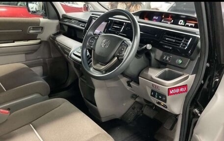 Honda Stepwgn IV, 2019 год, 2 290 000 рублей, 10 фотография