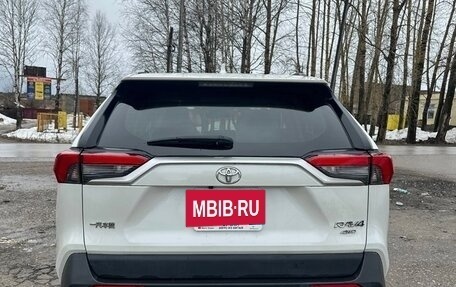 Toyota RAV4, 2021 год, 3 800 000 рублей, 6 фотография