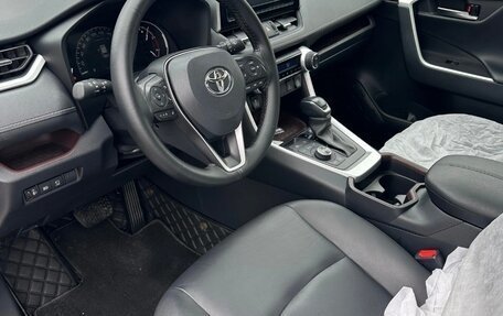 Toyota RAV4, 2021 год, 3 800 000 рублей, 8 фотография