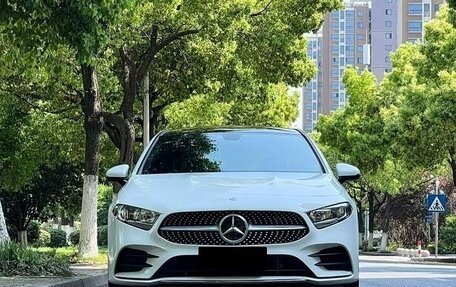 Mercedes-Benz A-Класс, 2022 год, 2 150 000 рублей, 2 фотография