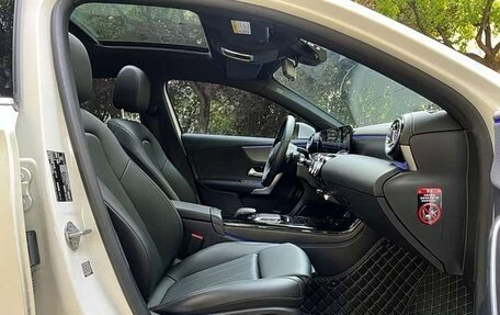 Mercedes-Benz A-Класс, 2022 год, 2 150 000 рублей, 13 фотография