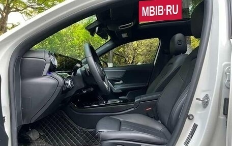 Mercedes-Benz A-Класс, 2022 год, 2 150 000 рублей, 7 фотография