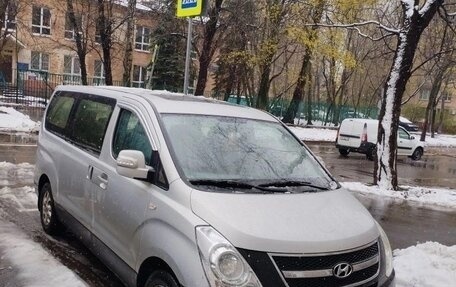 Hyundai Grand Starex Grand Starex I рестайлинг 2, 2010 год, 1 100 000 рублей, 2 фотография