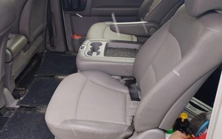 Hyundai Grand Starex Grand Starex I рестайлинг 2, 2010 год, 1 100 000 рублей, 15 фотография