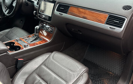 Volkswagen Touareg III, 2010 год, 2 700 000 рублей, 7 фотография