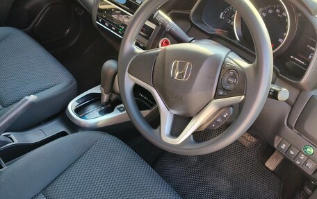 Honda Fit III, 2019 год, 950 000 рублей, 10 фотография