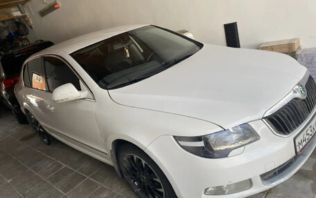 Skoda Superb III рестайлинг, 2012 год, 1 100 000 рублей, 2 фотография