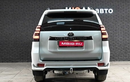 Toyota Land Cruiser Prado 150 рестайлинг 2, 2021 год, 7 230 000 рублей, 5 фотография