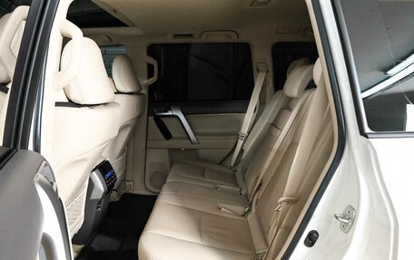 Toyota Land Cruiser Prado 150 рестайлинг 2, 2021 год, 7 230 000 рублей, 10 фотография