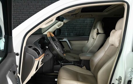 Toyota Land Cruiser Prado 150 рестайлинг 2, 2021 год, 7 230 000 рублей, 9 фотография