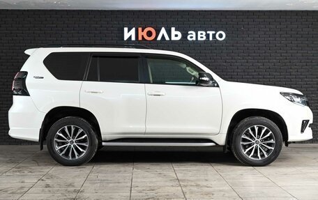 Toyota Land Cruiser Prado 150 рестайлинг 2, 2021 год, 7 230 000 рублей, 8 фотография