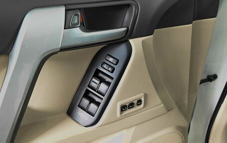 Toyota Land Cruiser Prado 150 рестайлинг 2, 2021 год, 7 230 000 рублей, 17 фотография