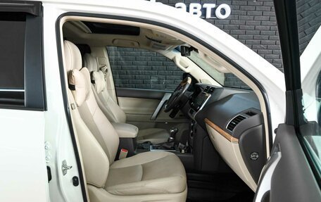 Toyota Land Cruiser Prado 150 рестайлинг 2, 2021 год, 7 230 000 рублей, 12 фотография