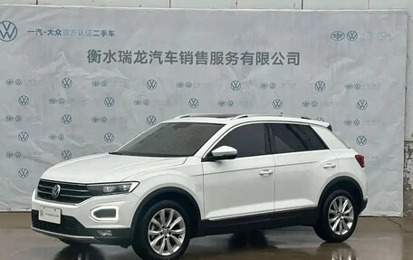 Volkswagen T-Roc I, 2021 год, 1 305 000 рублей, 1 фотография