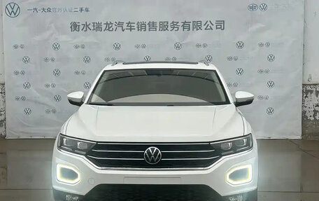 Volkswagen T-Roc I, 2021 год, 1 305 000 рублей, 2 фотография