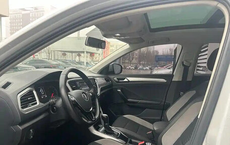 Volkswagen T-Roc I, 2021 год, 1 305 000 рублей, 5 фотография