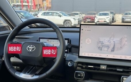 Toyota RAV4, 2026 год, 4 100 000 рублей, 24 фотография