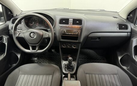 Volkswagen Polo VI (EU Market), 2015 год, 899 000 рублей, 9 фотография