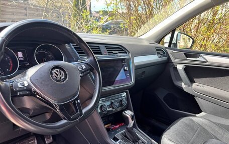 Volkswagen Tiguan II, 2019 год, 2 500 000 рублей, 4 фотография