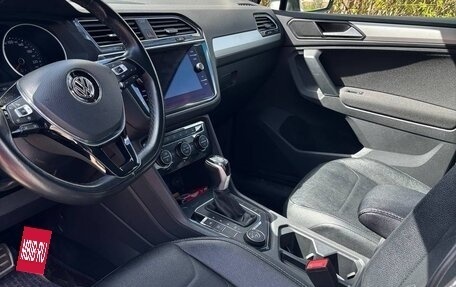 Volkswagen Tiguan II, 2019 год, 2 500 000 рублей, 3 фотография