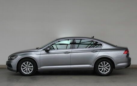 Volkswagen Passat B8 рестайлинг, 2021 год, 2 340 000 рублей, 8 фотография