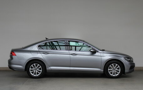 Volkswagen Passat B8 рестайлинг, 2021 год, 2 340 000 рублей, 4 фотография