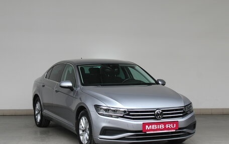 Volkswagen Passat B8 рестайлинг, 2021 год, 2 340 000 рублей, 3 фотография