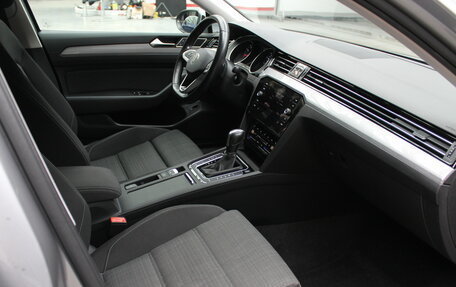 Volkswagen Passat B8 рестайлинг, 2021 год, 2 340 000 рублей, 25 фотография