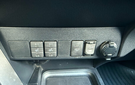 Toyota RAV4, 2018 год, 2 425 000 рублей, 12 фотография