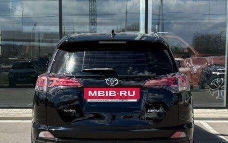 Toyota RAV4, 2018 год, 2 425 000 рублей, 6 фотография