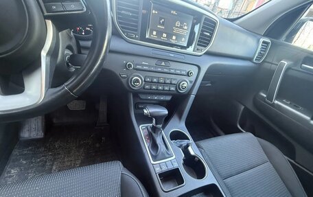 KIA Sportage IV рестайлинг, 2020 год, 1 900 000 рублей, 8 фотография