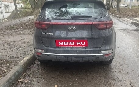 KIA Sportage IV рестайлинг, 2020 год, 1 900 000 рублей, 4 фотография