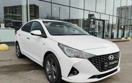 Hyundai Solaris II рестайлинг, 2021 год, 2 010 000 рублей, 3 фотография