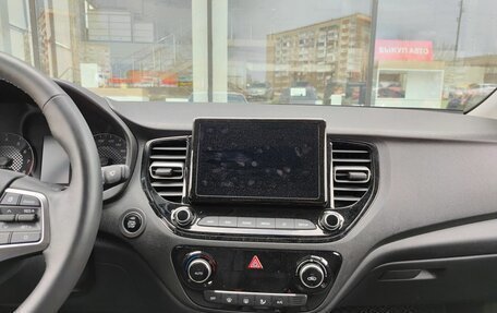 Hyundai Solaris II рестайлинг, 2021 год, 2 010 000 рублей, 18 фотография