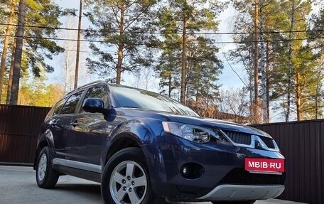 Mitsubishi Outlander III рестайлинг 3, 2008 год, 1 420 000 рублей, 1 фотография