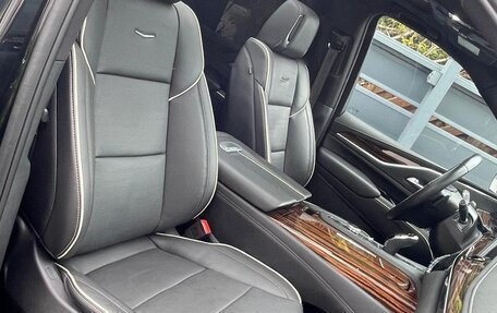 Cadillac Escalade V, 2023 год, 9 099 999 рублей, 10 фотография