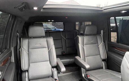 Cadillac Escalade V, 2023 год, 9 099 999 рублей, 12 фотография