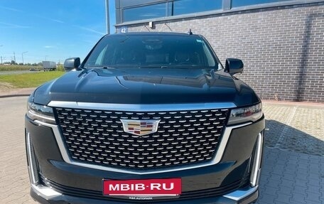 Cadillac Escalade V, 2023 год, 9 099 999 рублей, 2 фотография