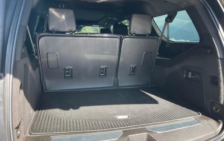 Cadillac Escalade V, 2023 год, 9 099 999 рублей, 15 фотография