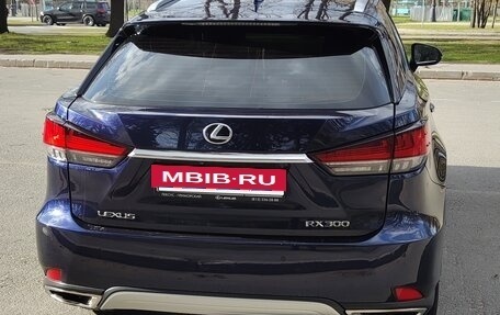 Lexus RX IV рестайлинг, 2020 год, 4 100 000 рублей, 10 фотография