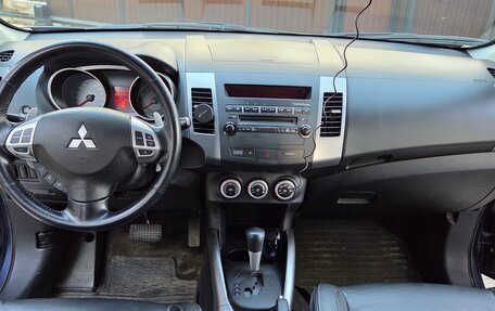 Mitsubishi Outlander III рестайлинг 3, 2008 год, 1 420 000 рублей, 15 фотография